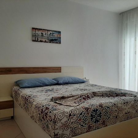 Kela Apartment 3 Sarandë Eksteriør billede