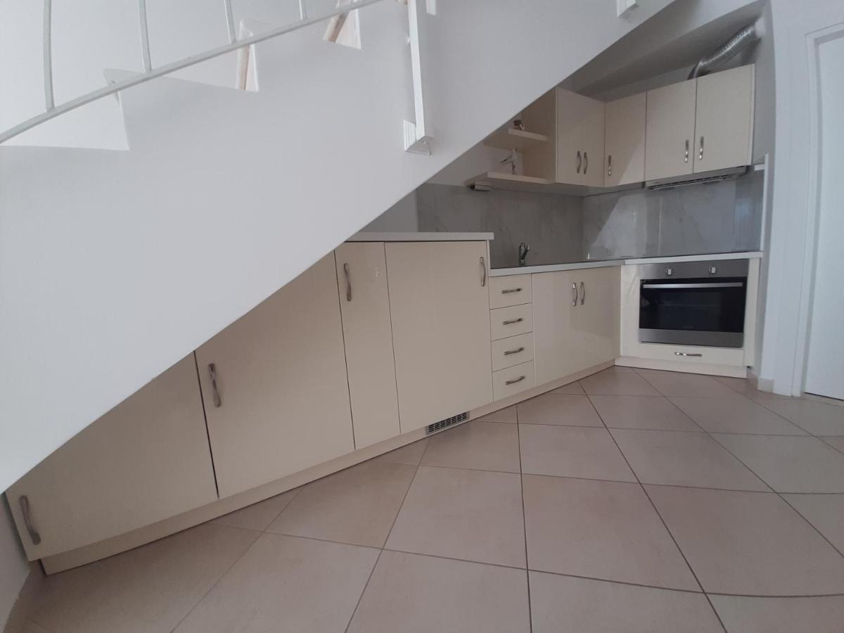 Kela Apartment 3 Sarandë Eksteriør billede
