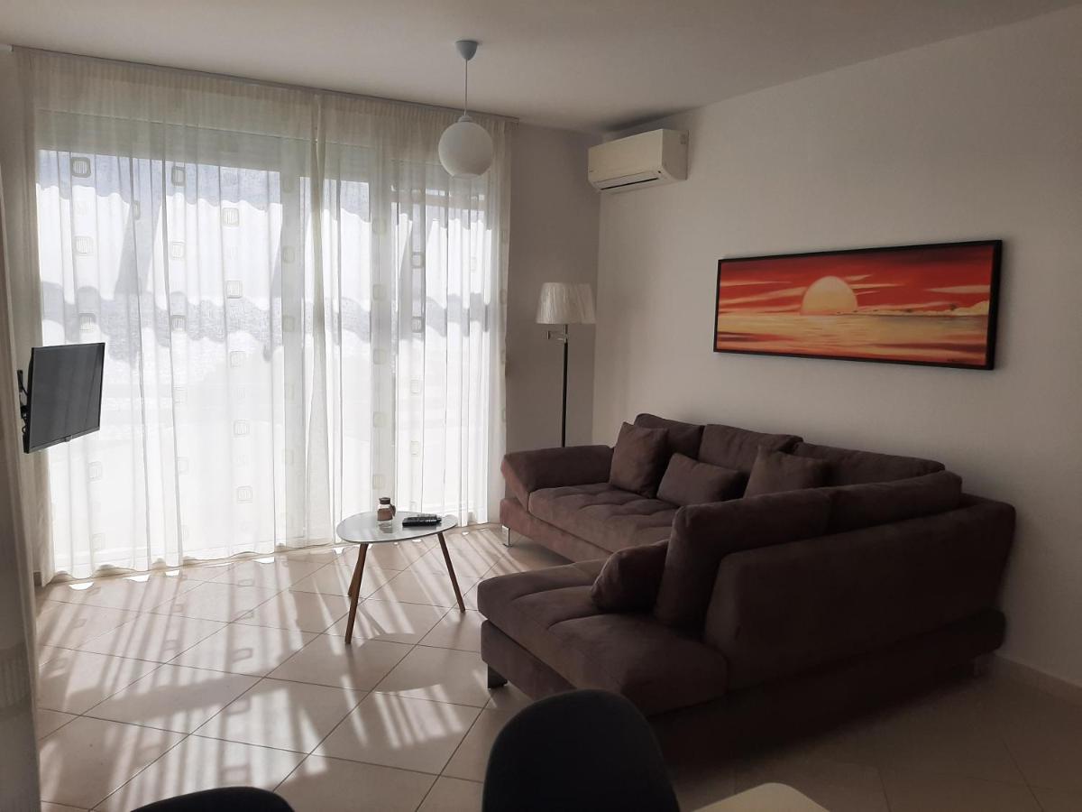 Kela Apartment 3 Sarandë Eksteriør billede